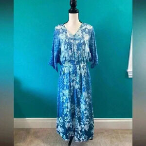 ⭐️ New with tags Tolani collection Thalia denim blue floral print maxi dress
